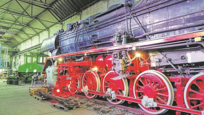 Schwergewicht: Diese Henschellokomotive aus dem Jahr 1942 gehört zu den größten Ausstellungsstücken im Technikmuseum in Rothenditmold. FOTO: THOMAS SIEMON